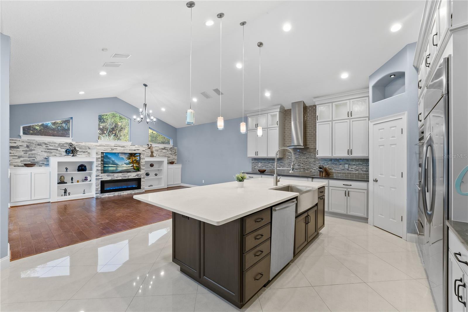 17429 Cobblestone Ln