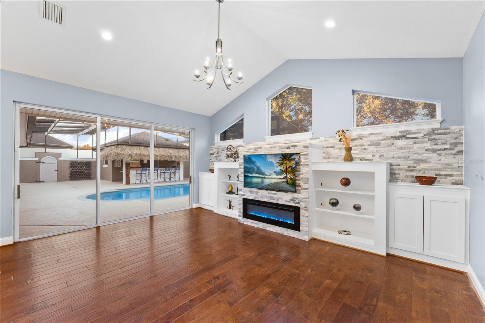 17429 Cobblestone Ln