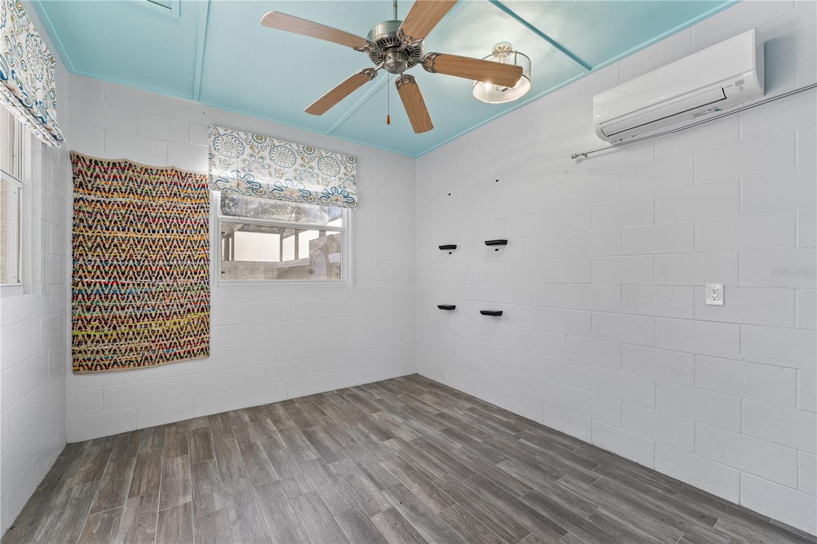 17429 Cobblestone Ln