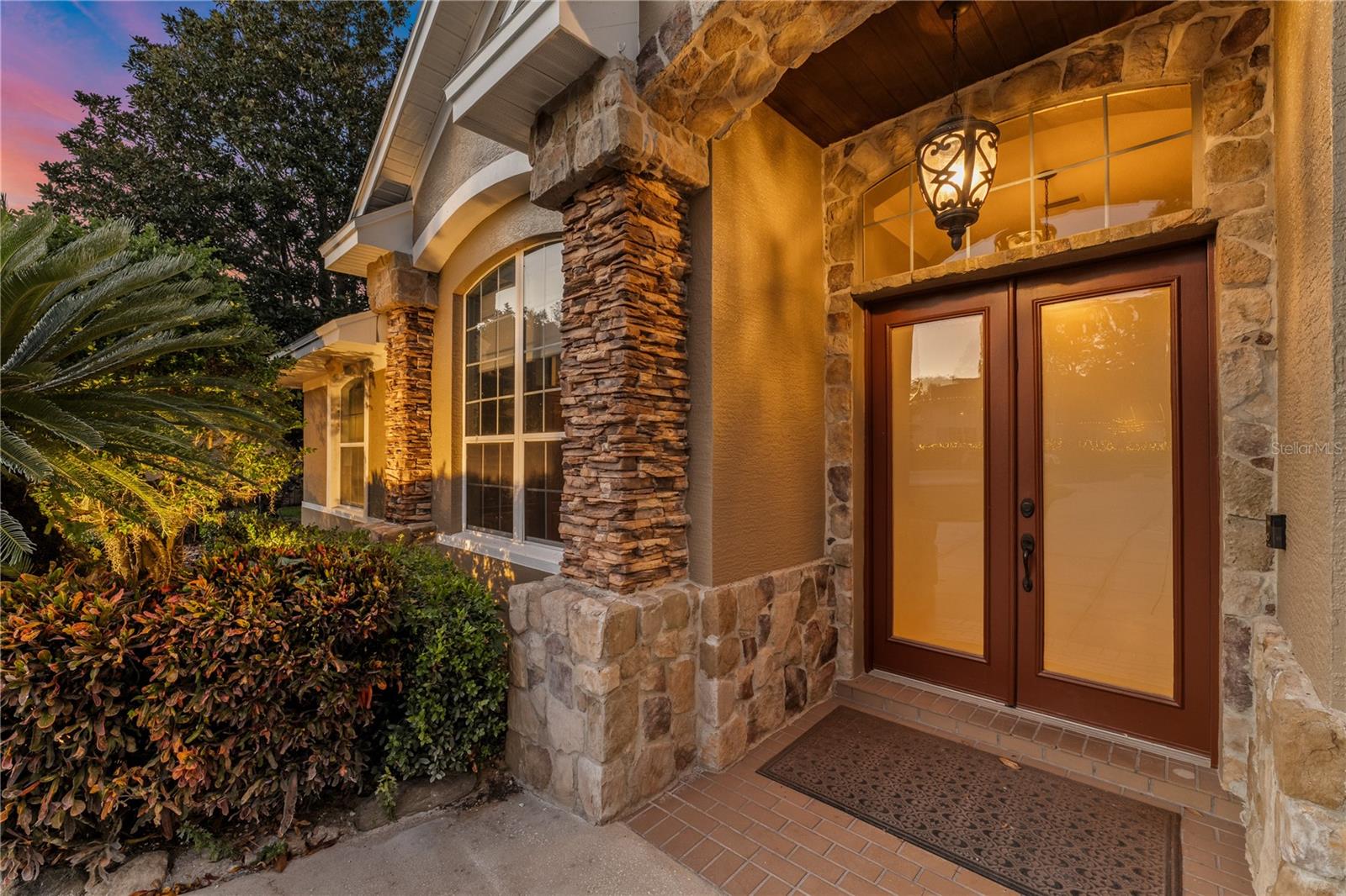 17429 Cobblestone Ln