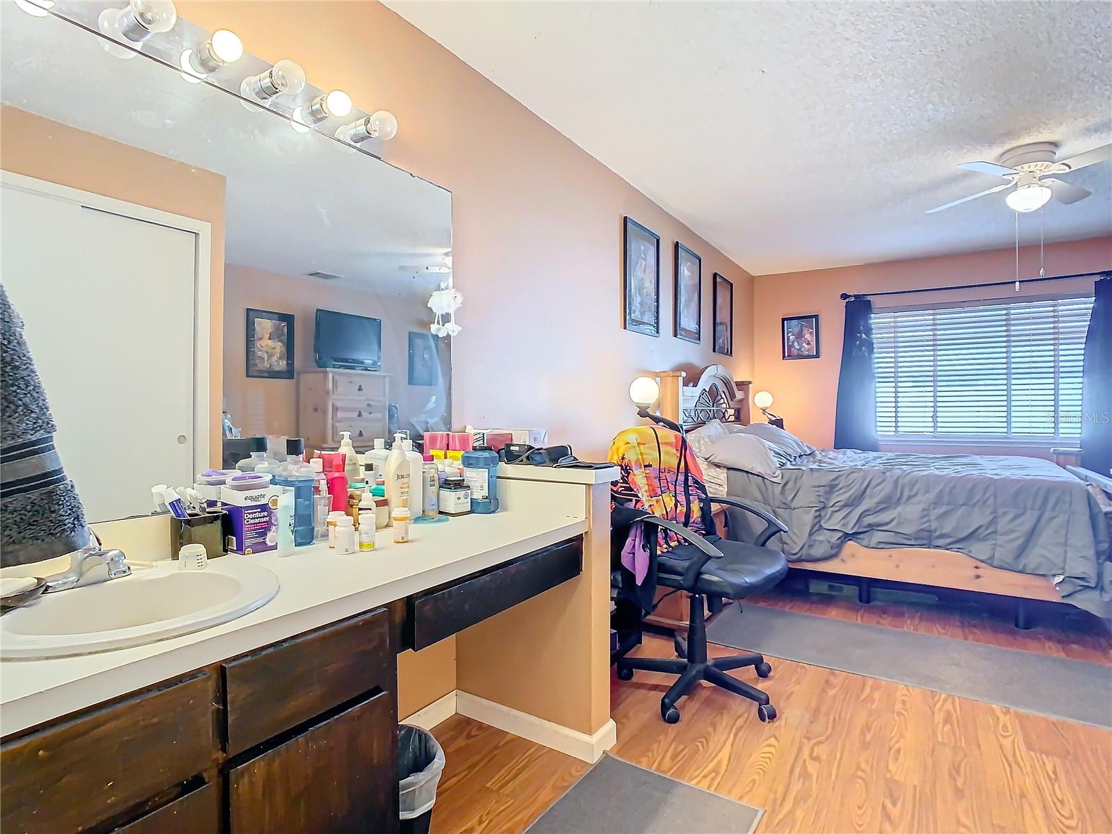 2435 Turpin Dr
