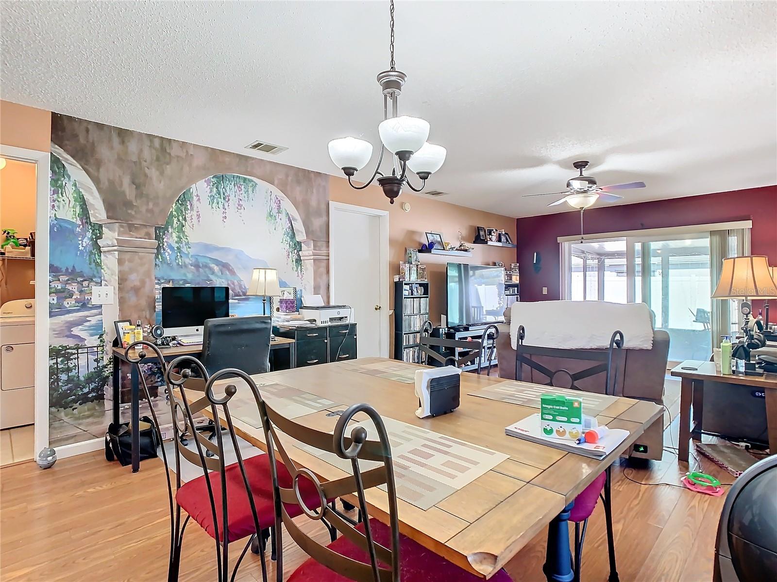 2435 Turpin Dr