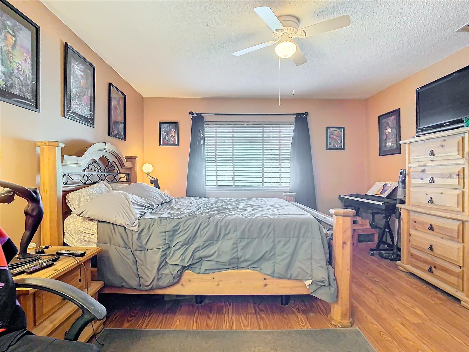 2435 Turpin Dr