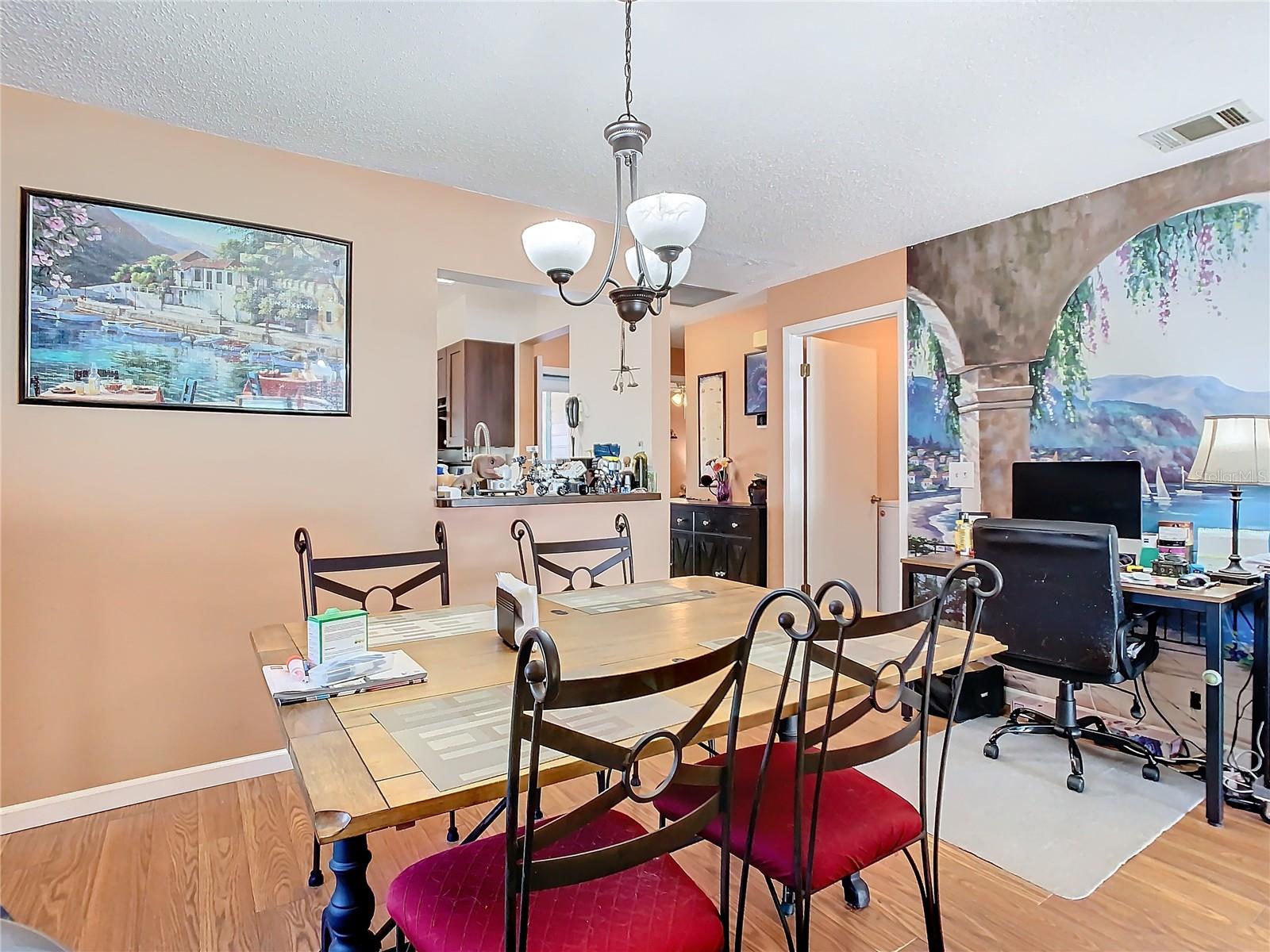2435 Turpin Dr
