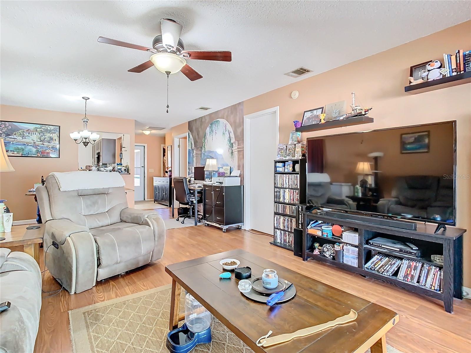 2435 Turpin Dr