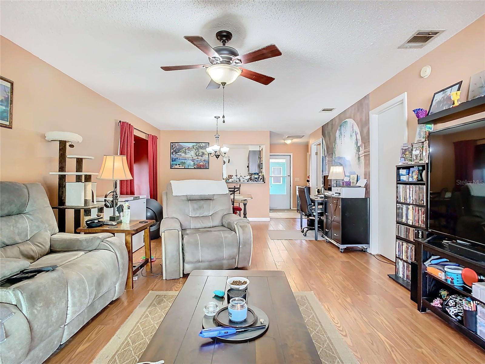 2435 Turpin Dr