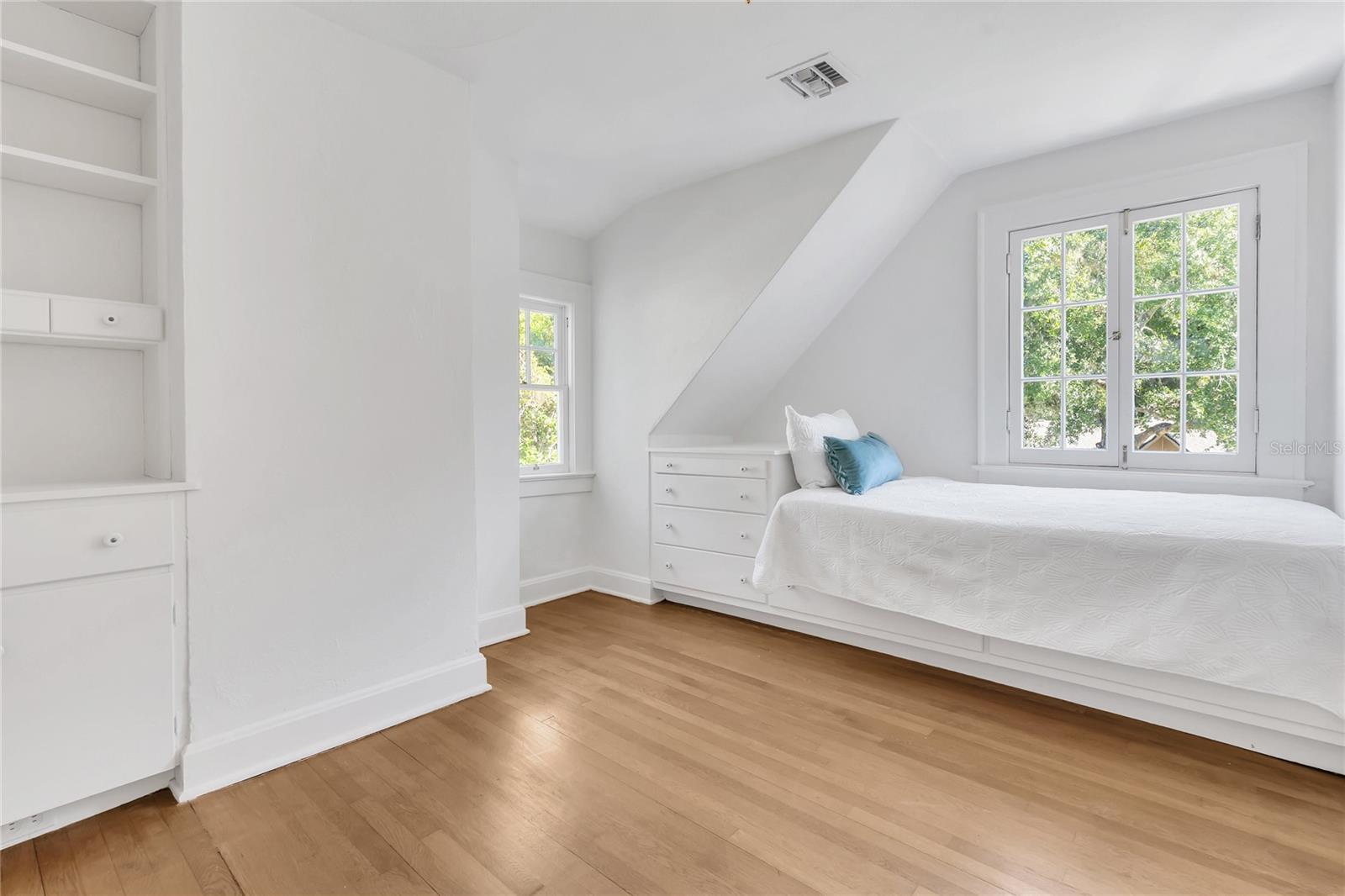 193 Overlook Rd
