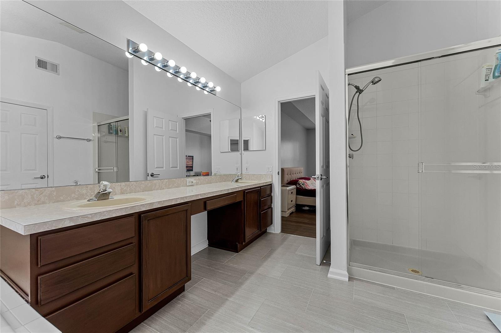 6019 Bay Valley Ct