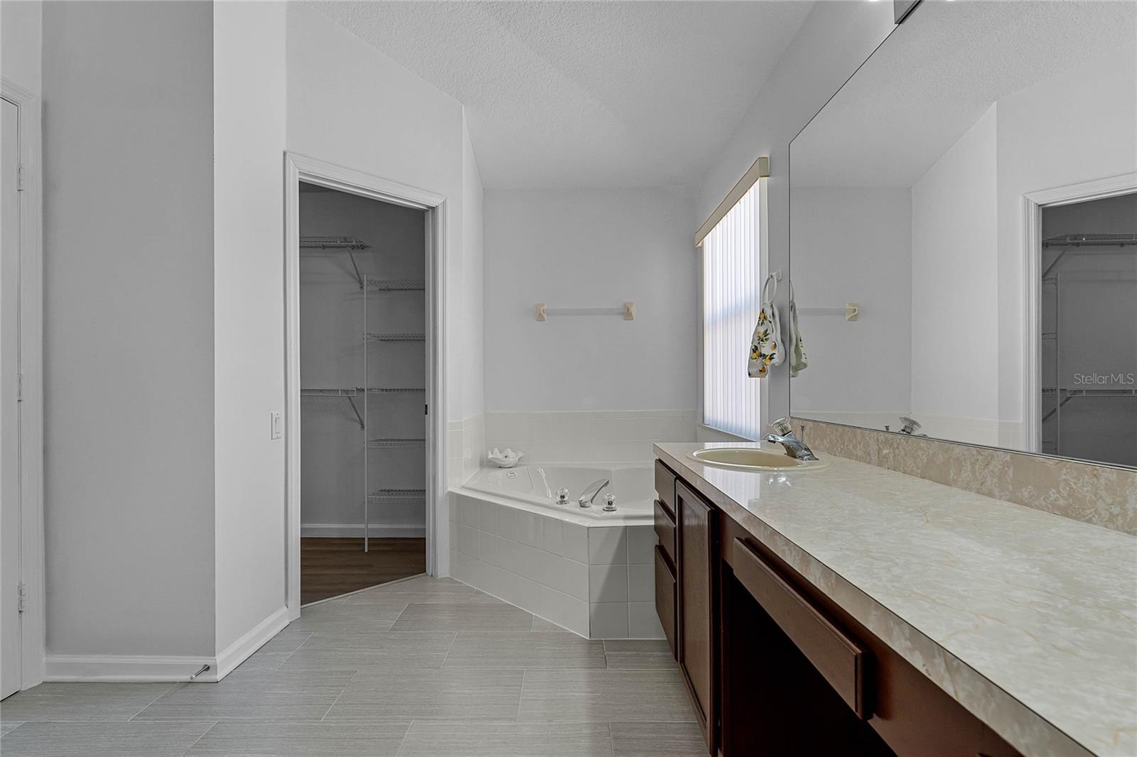6019 Bay Valley Ct