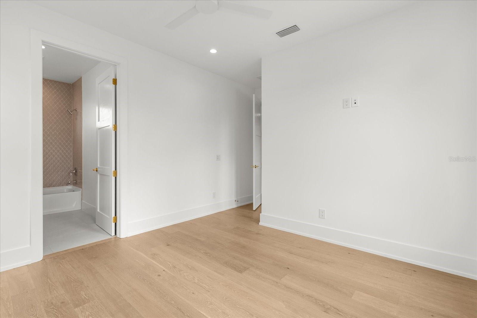 1417 Miller Ave