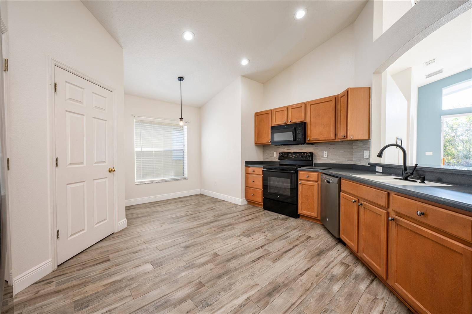 10050 Hidden Dunes Ln