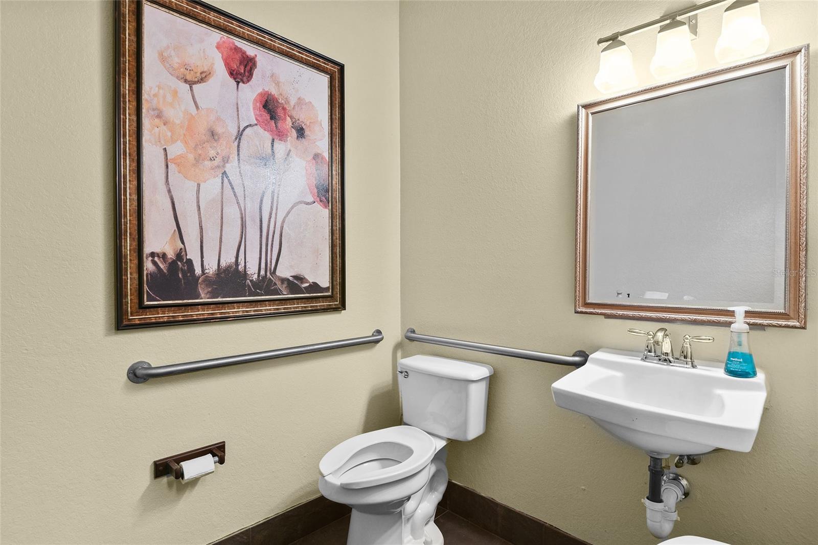 2020 Winter Springs Blvd #2020