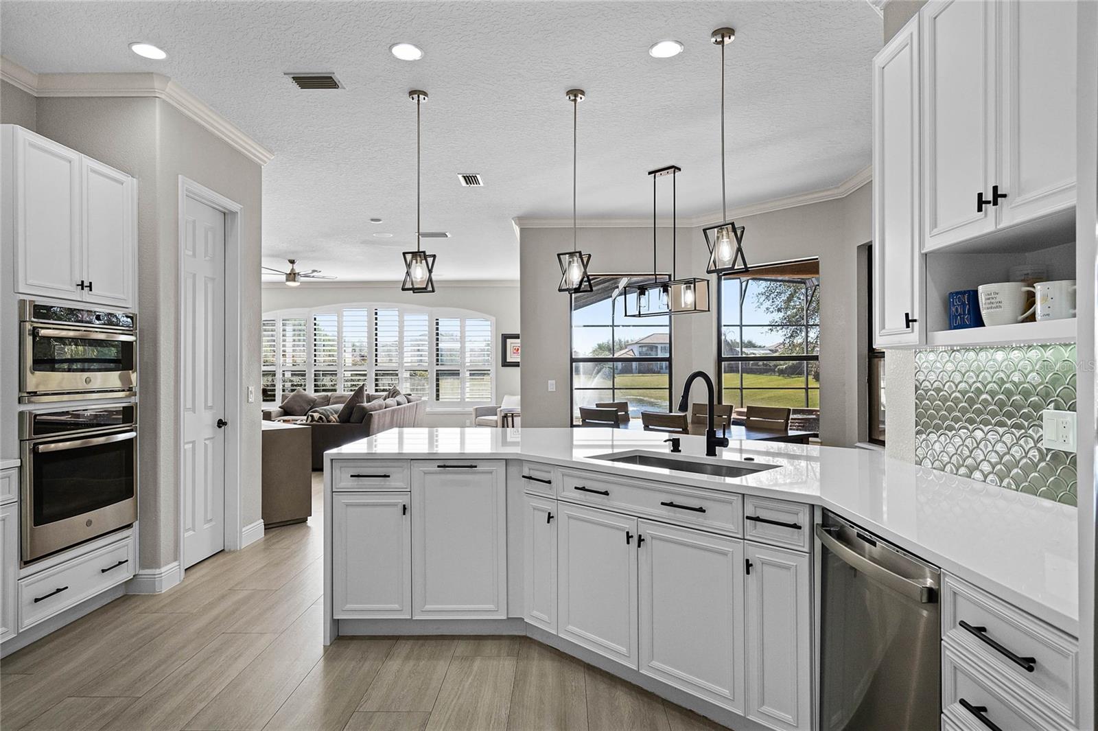 7505 Pointe Venezia Dr