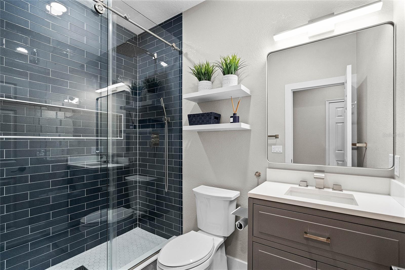 7505 Pointe Venezia Dr