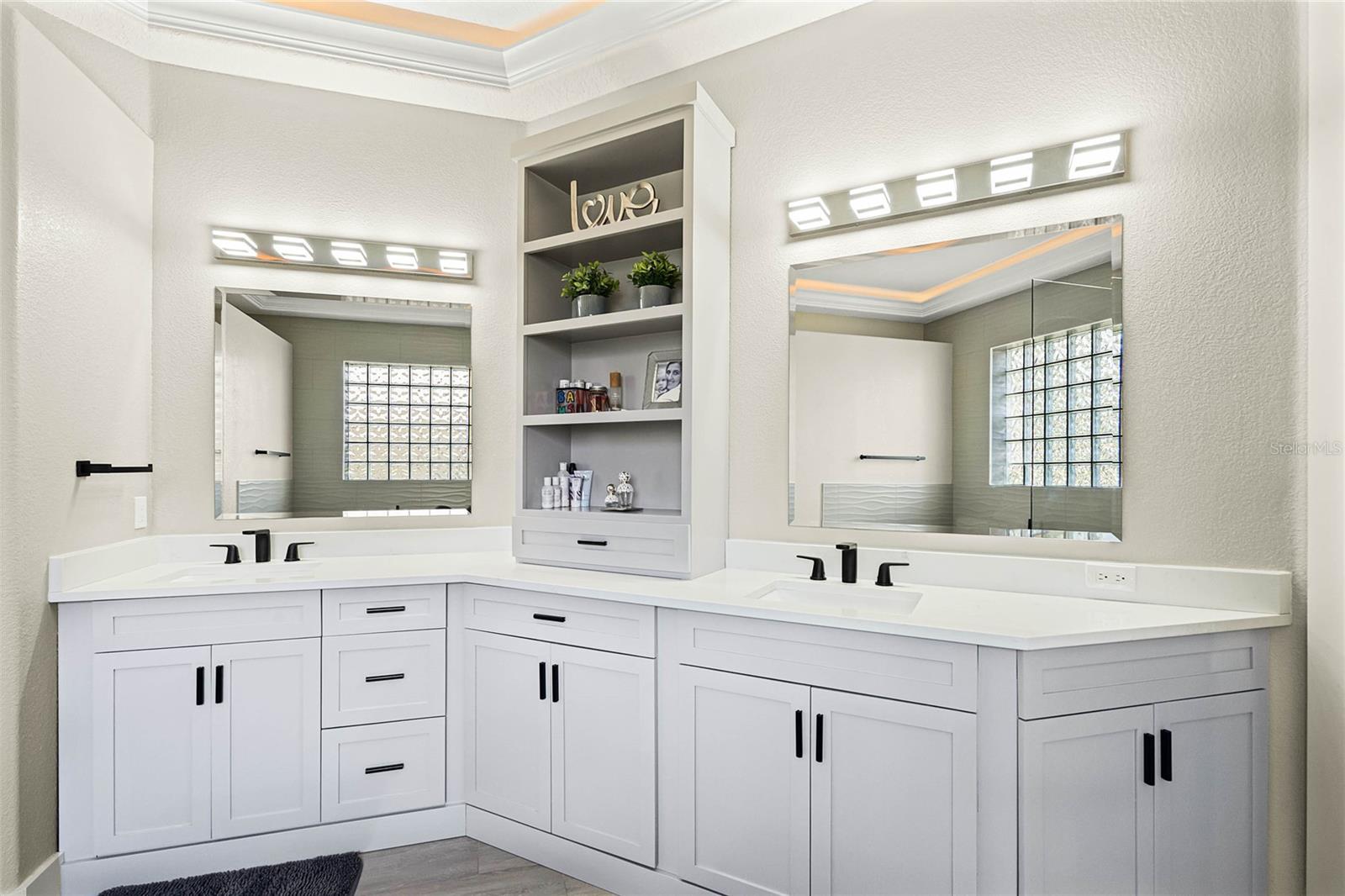 7505 Pointe Venezia Dr