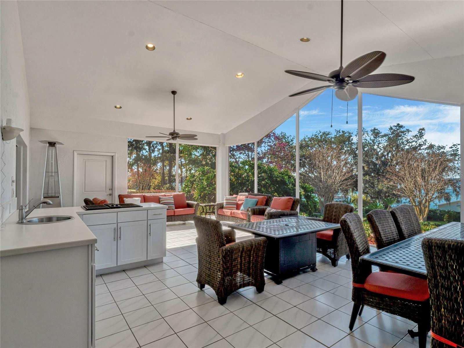 12104 Lakeshore Dr