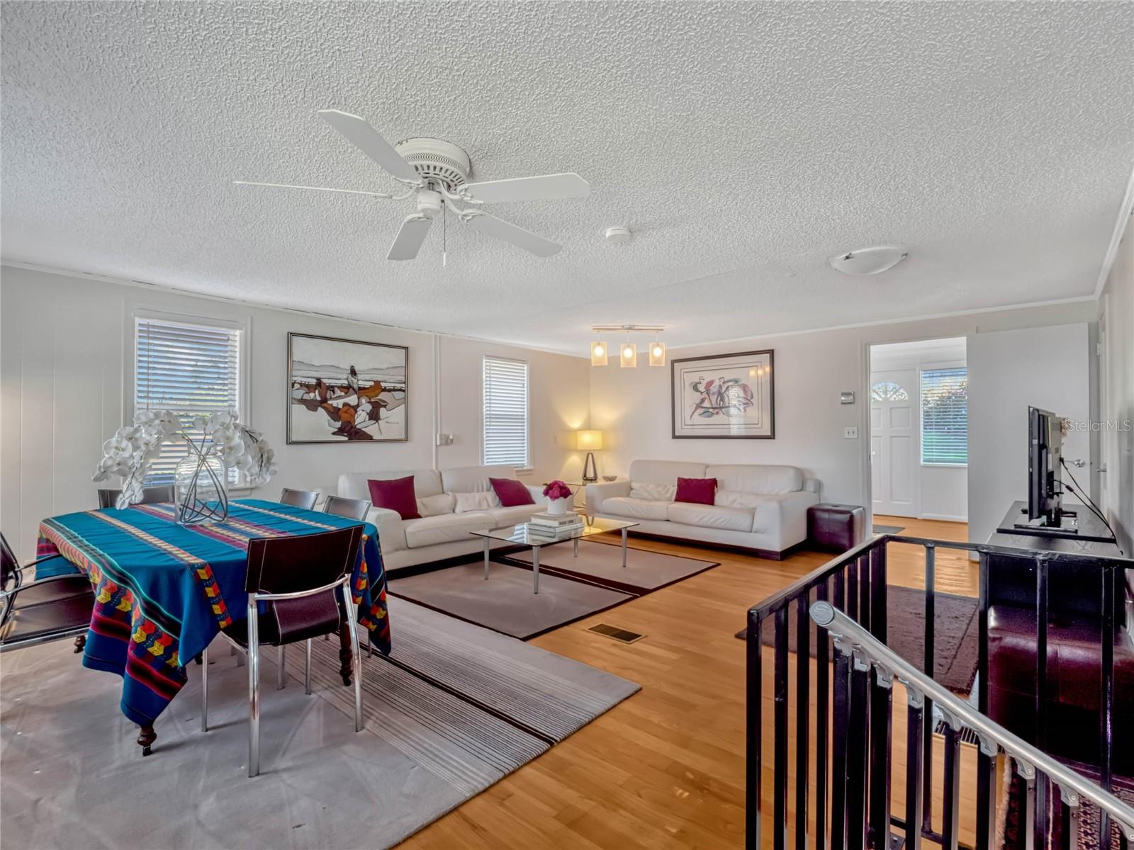 12104 Lakeshore Dr