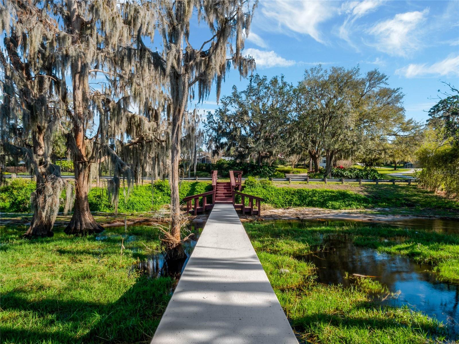 12104 Lakeshore Dr