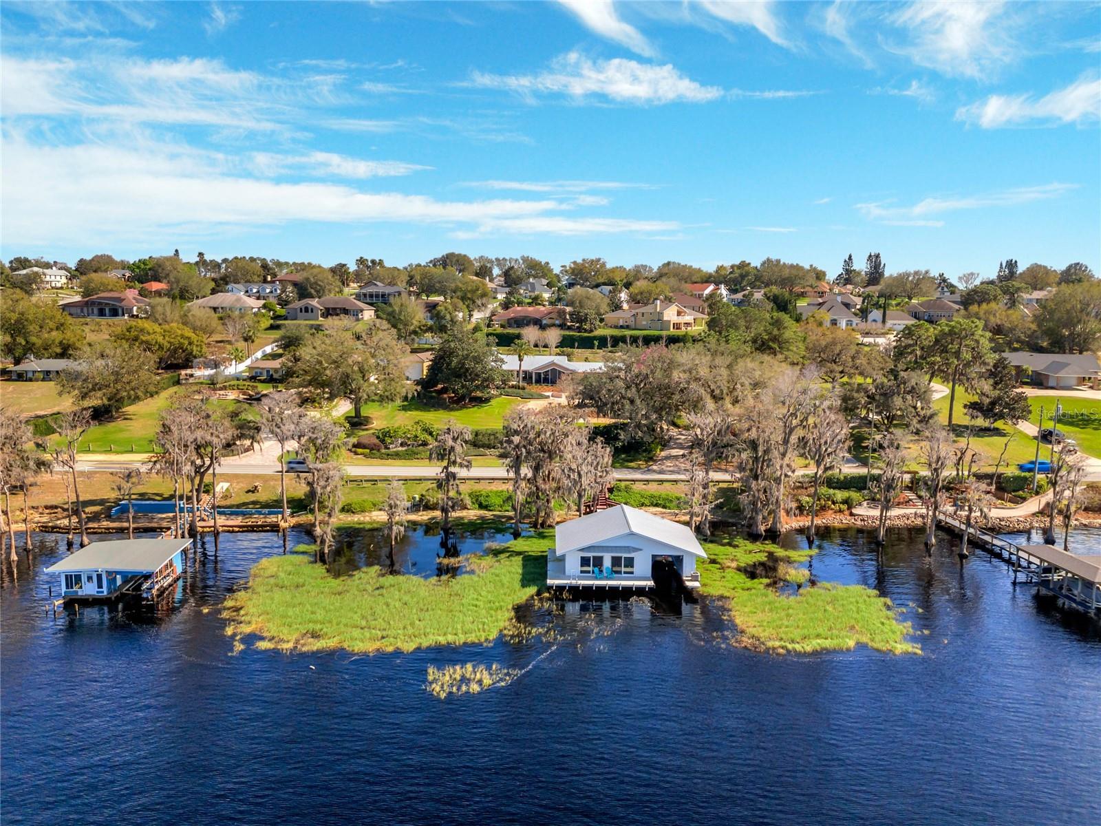 12104 Lakeshore Dr