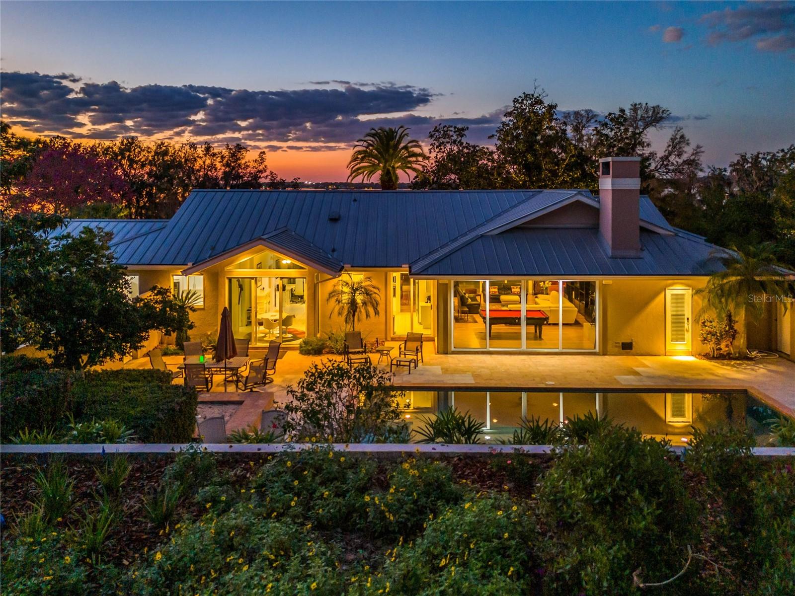 12104 Lakeshore Dr