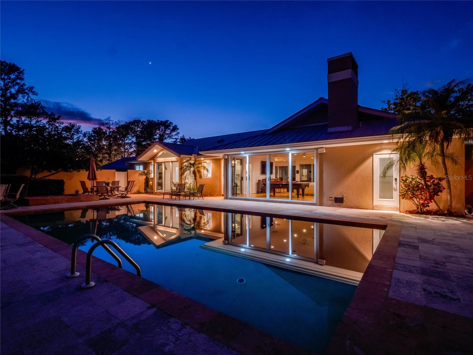12104 Lakeshore Dr