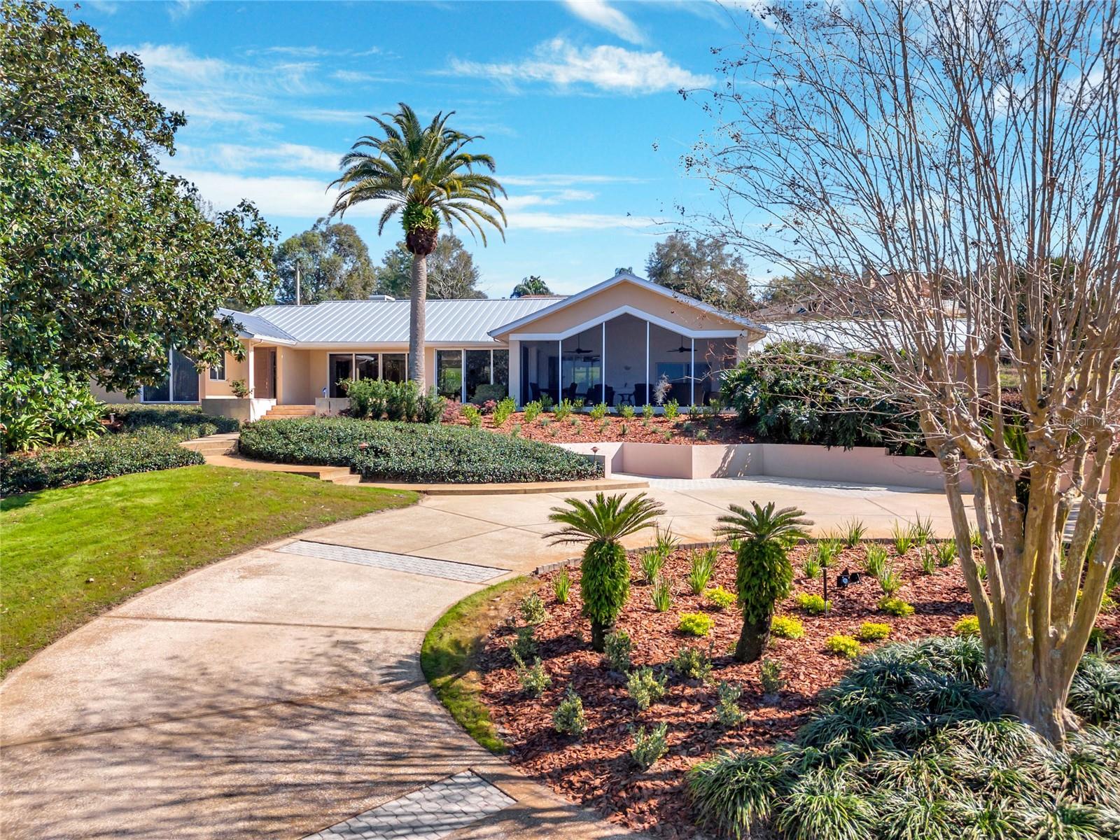 12104 Lakeshore Dr