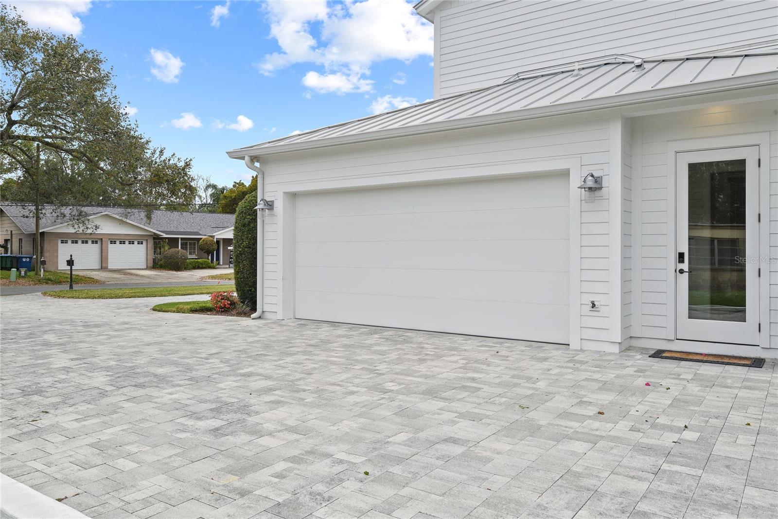 2024 Lake Dr