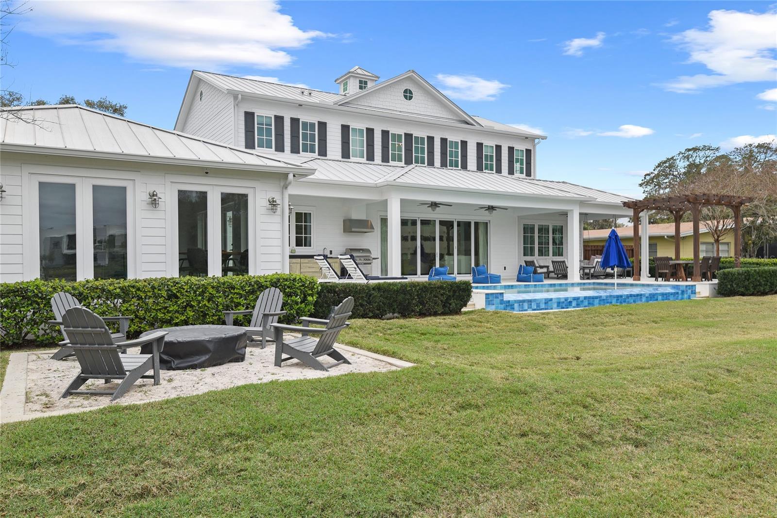 2024 Lake Dr
