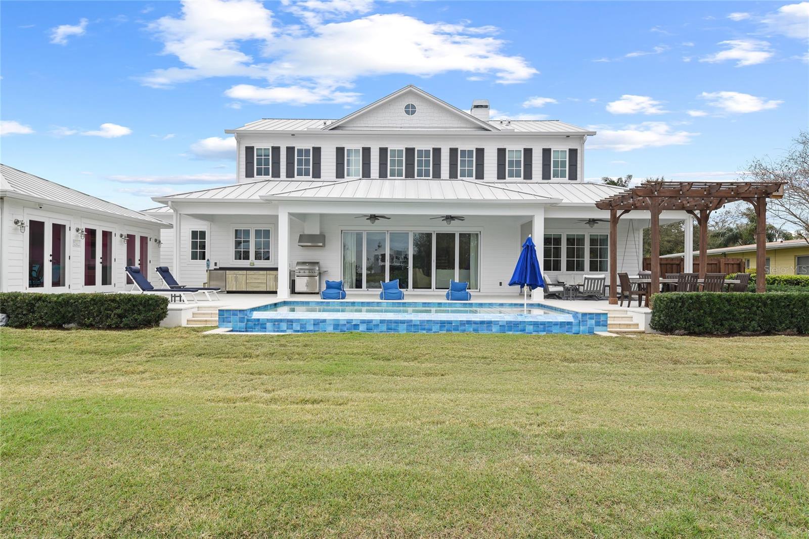 2024 Lake Dr