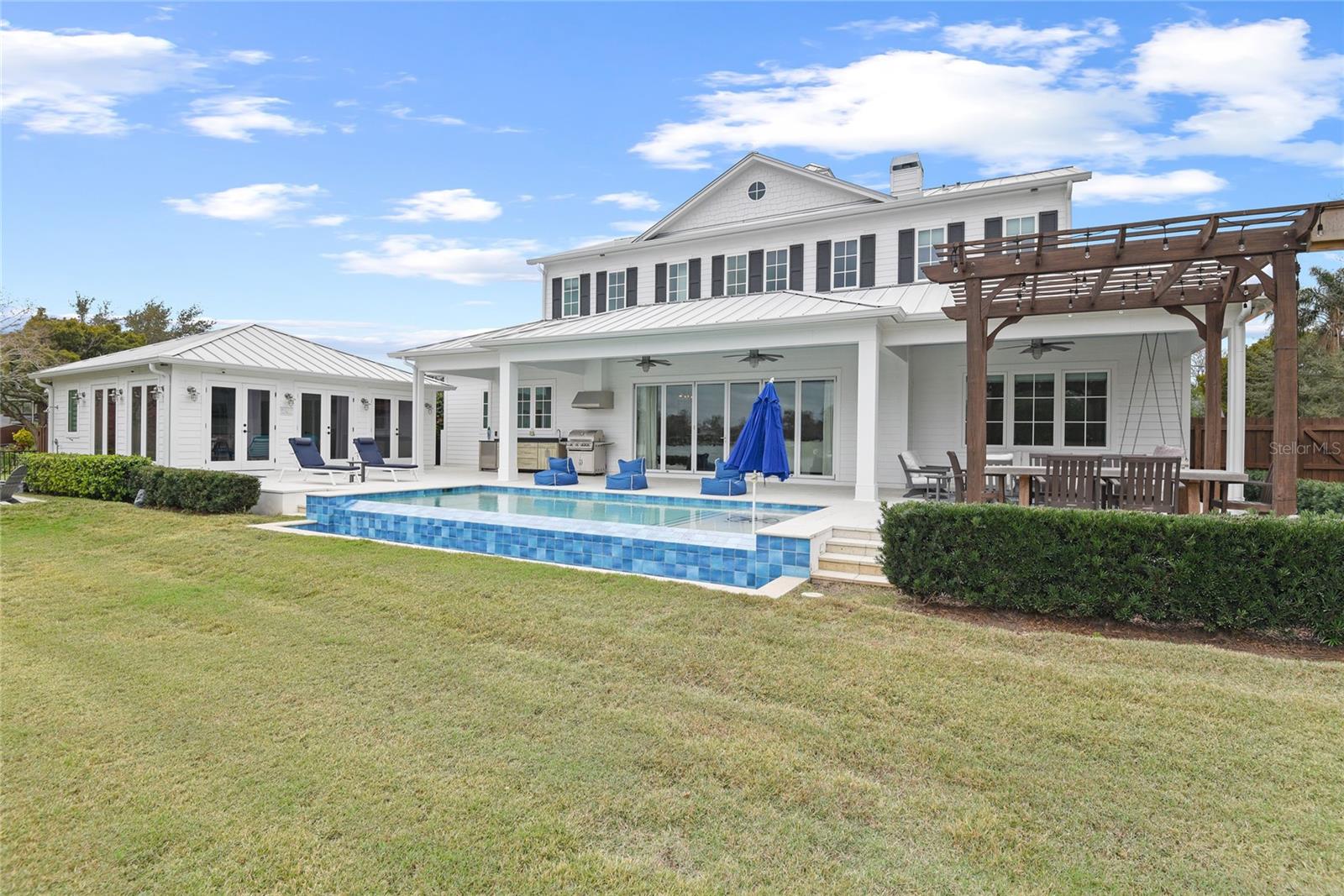 2024 Lake Dr