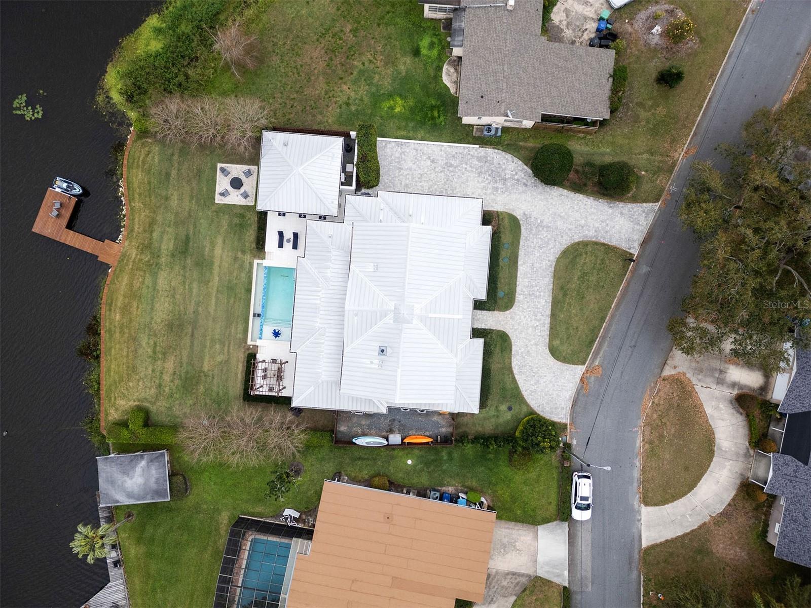 2024 Lake Dr