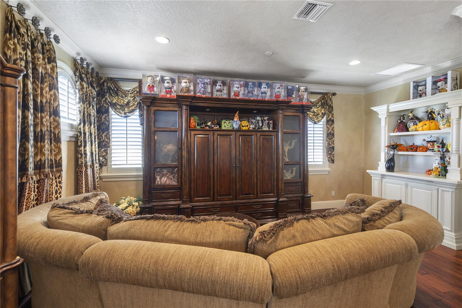 3402 Cocard Ct