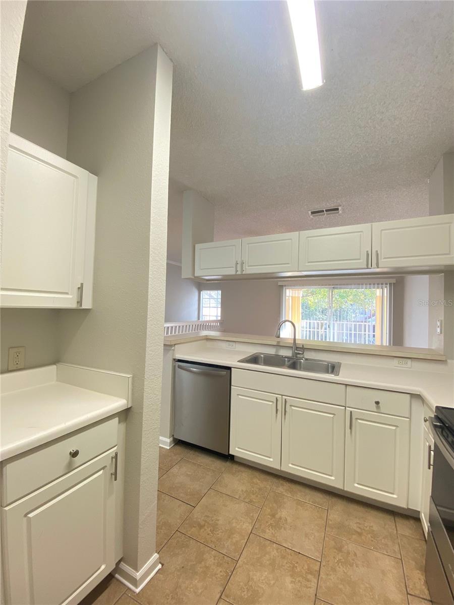 1323 Arbor Lakes Cir #1323