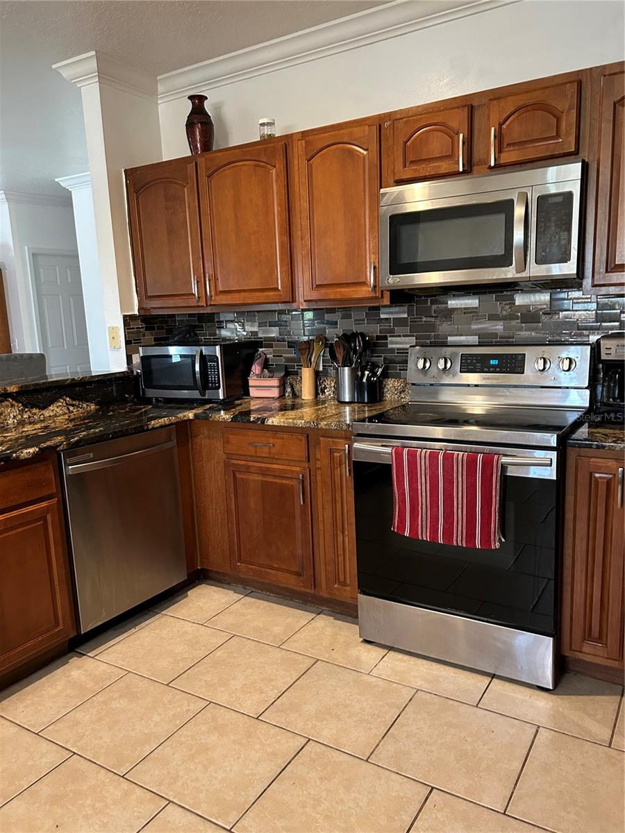 5406 Crepe Myrtle Cir