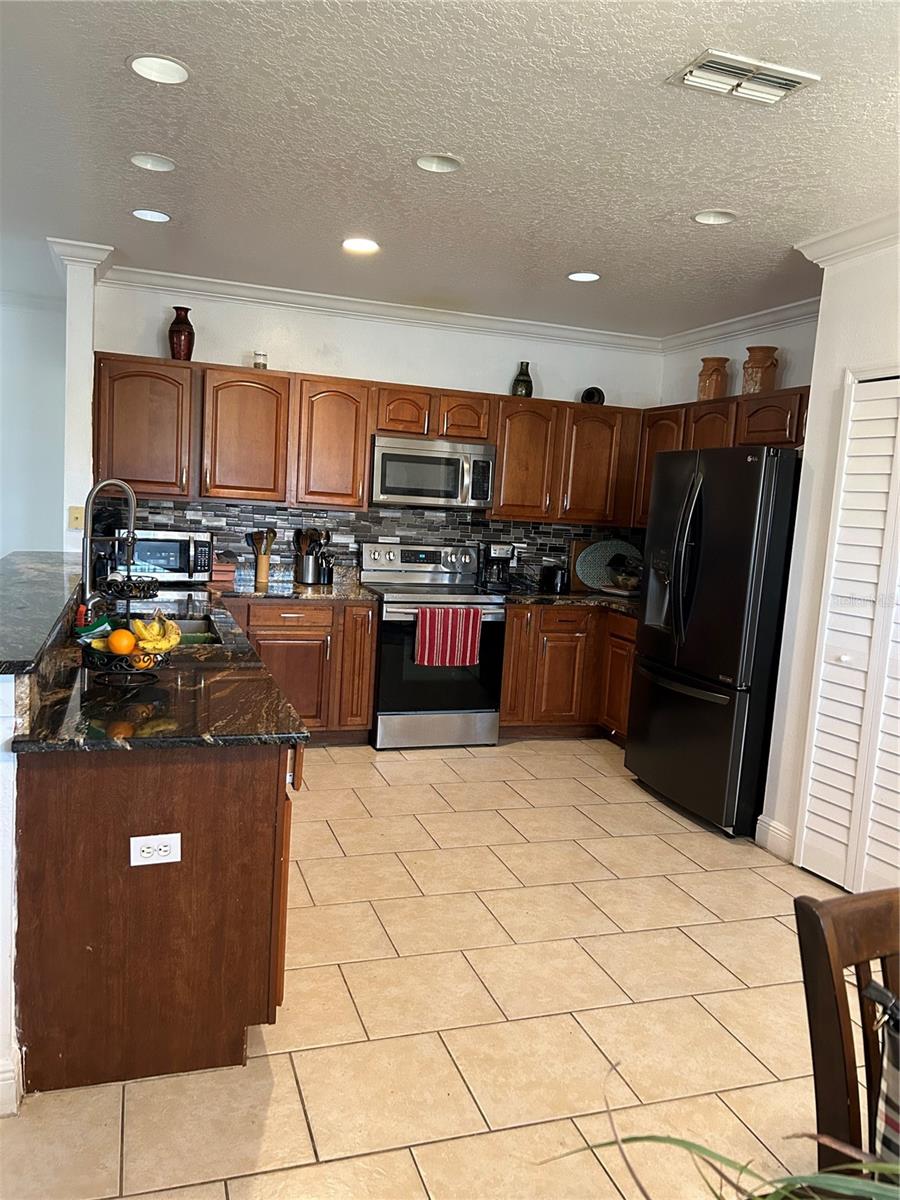 5406 Crepe Myrtle Cir