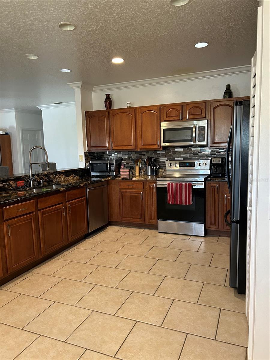 5406 Crepe Myrtle Cir