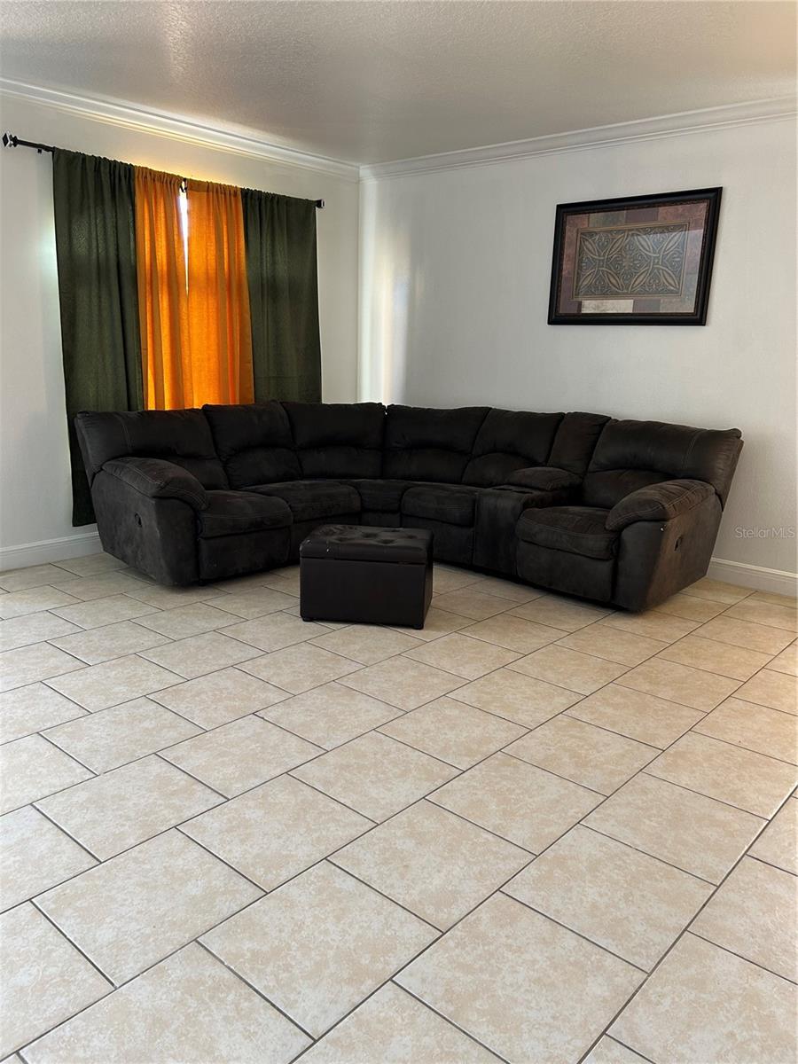 5406 Crepe Myrtle Cir