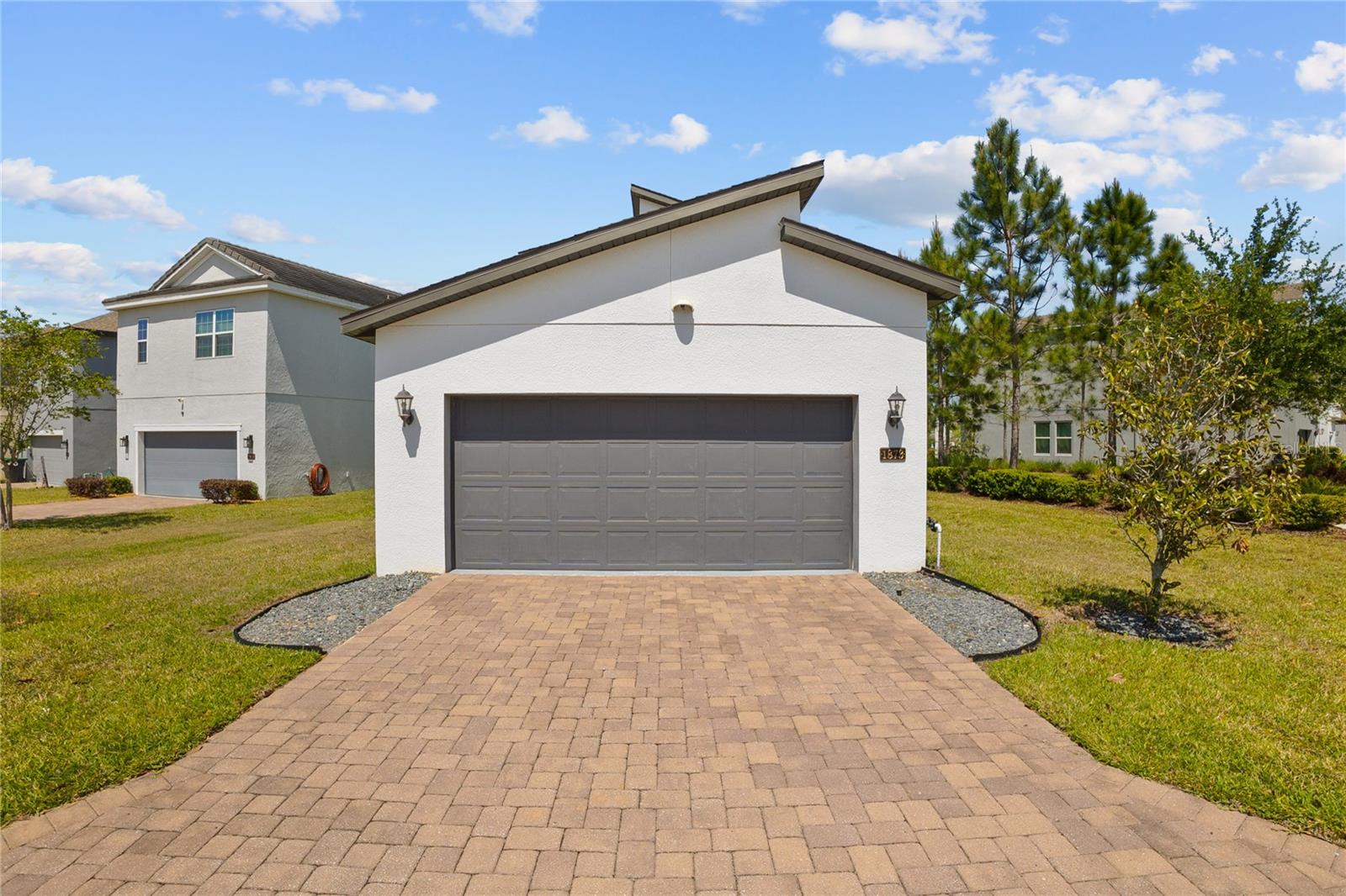 1873 WHITE FEATHER LOOP