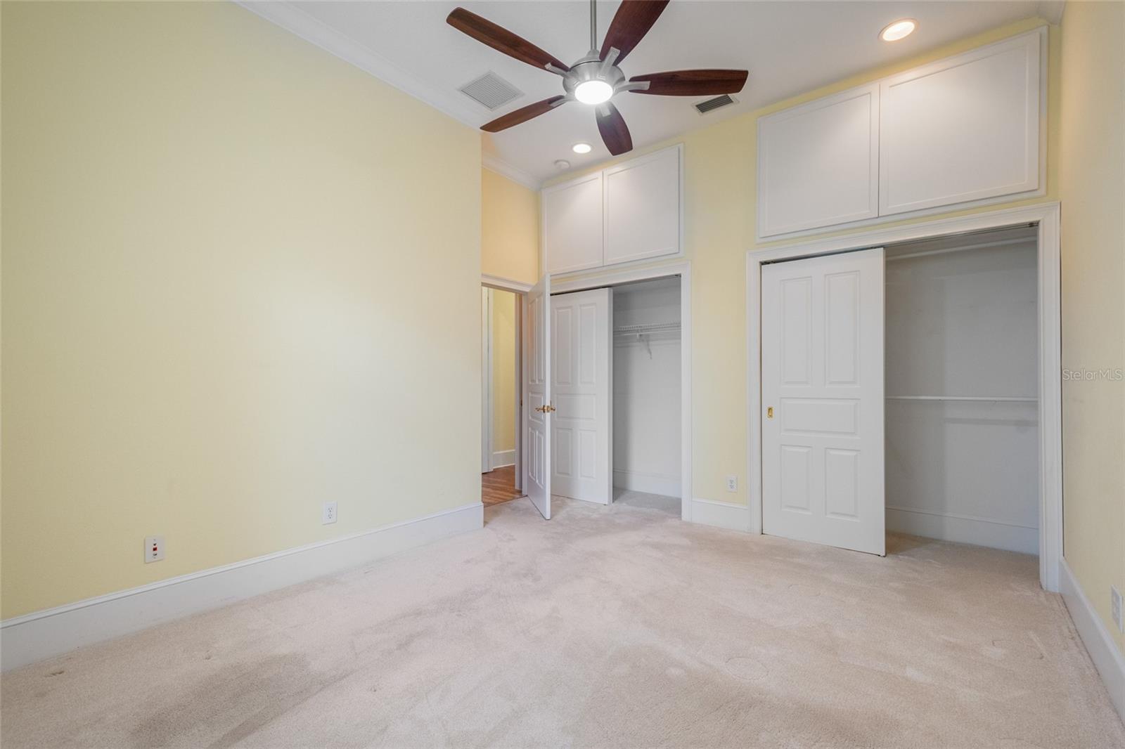 220 Minnehaha Rd