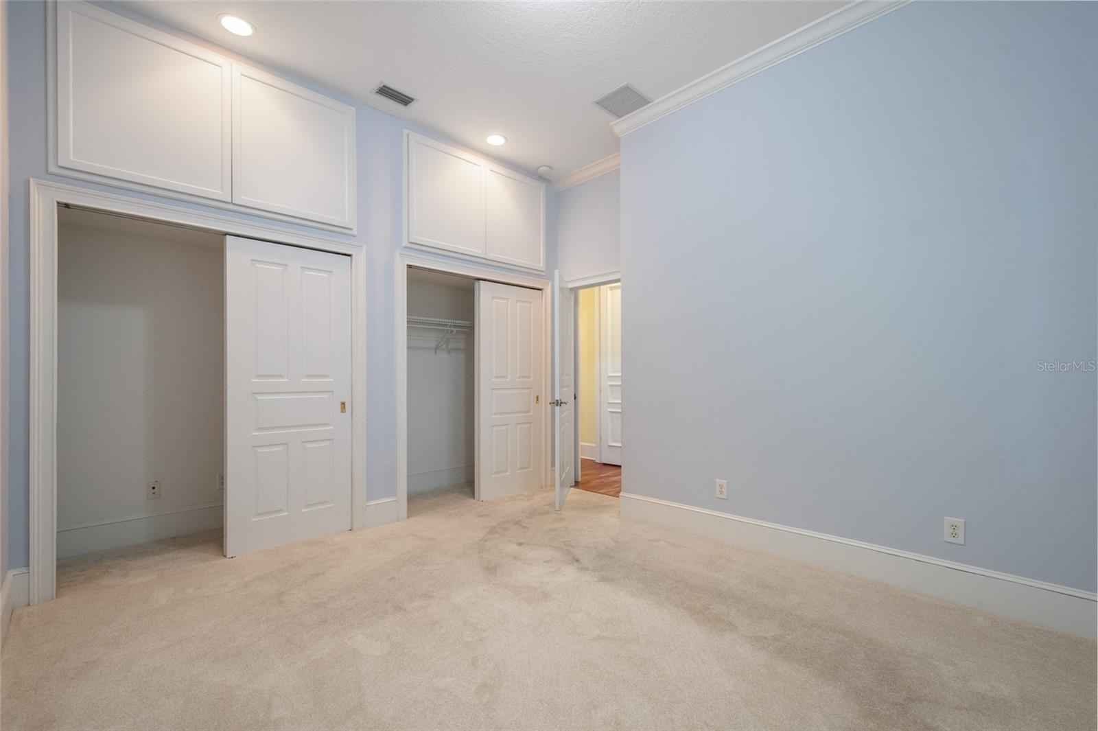 220 Minnehaha Rd