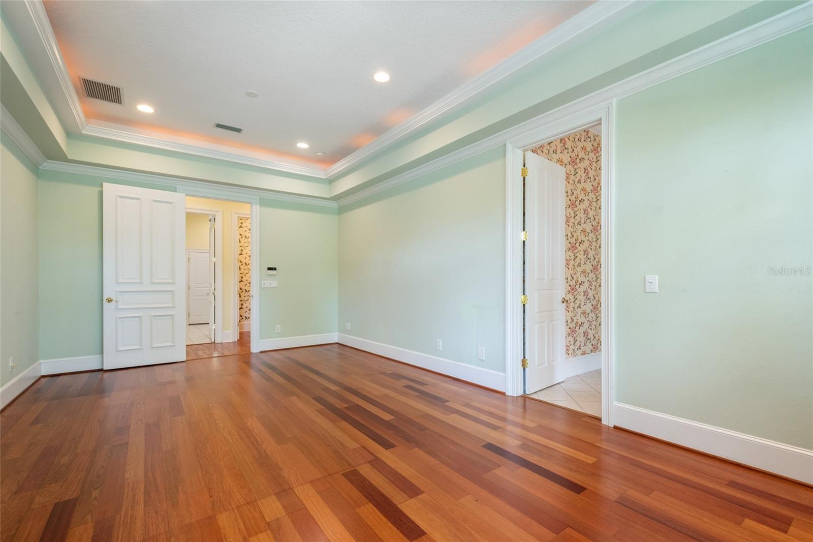 220 Minnehaha Rd