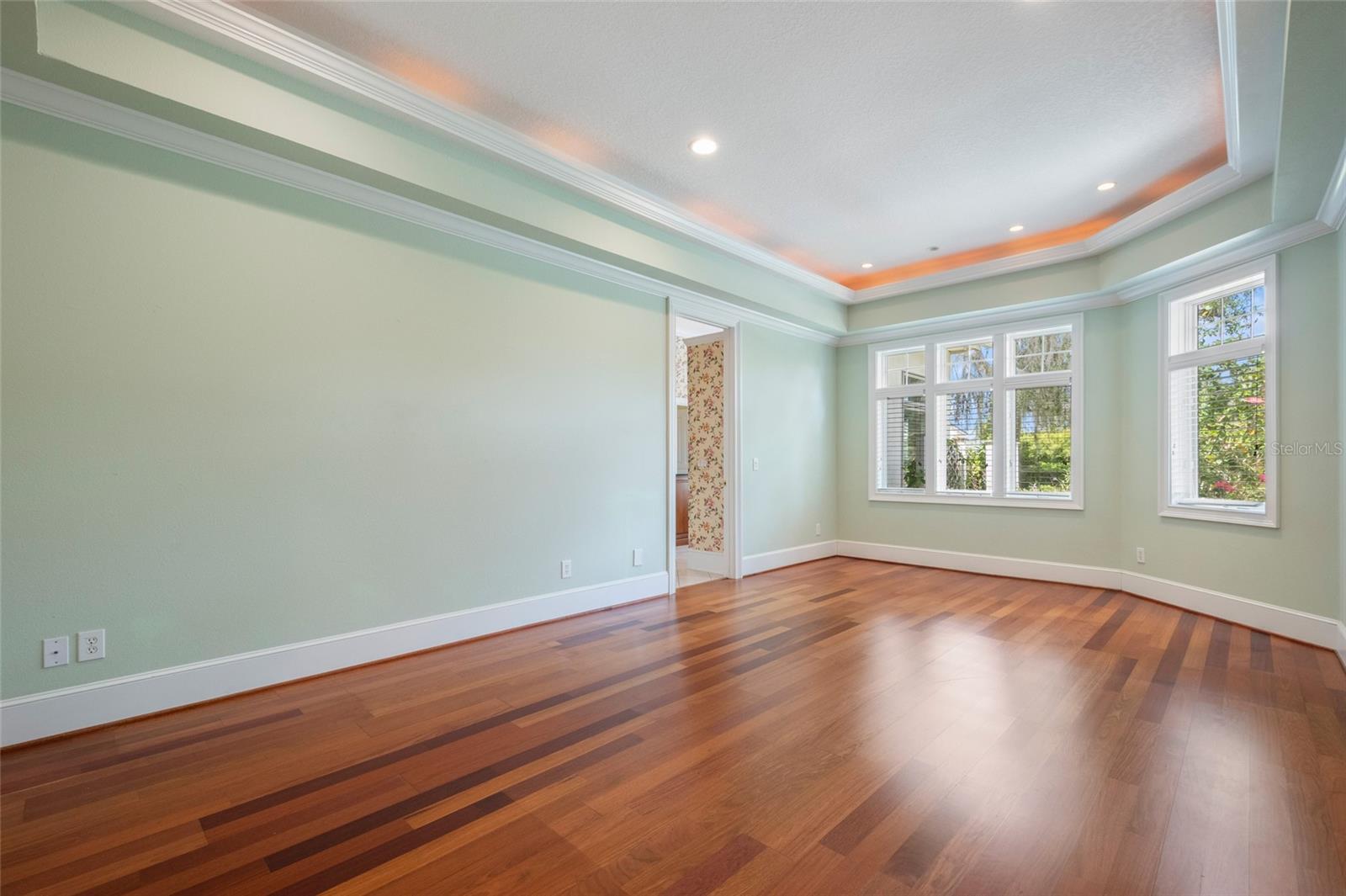 220 Minnehaha Rd