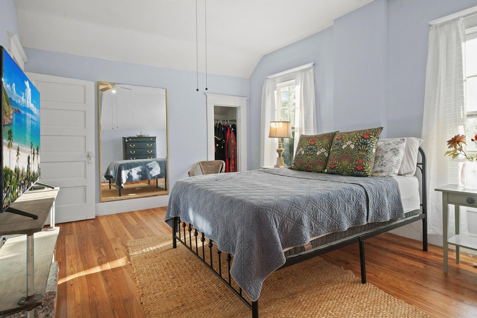 609 W Osceola St