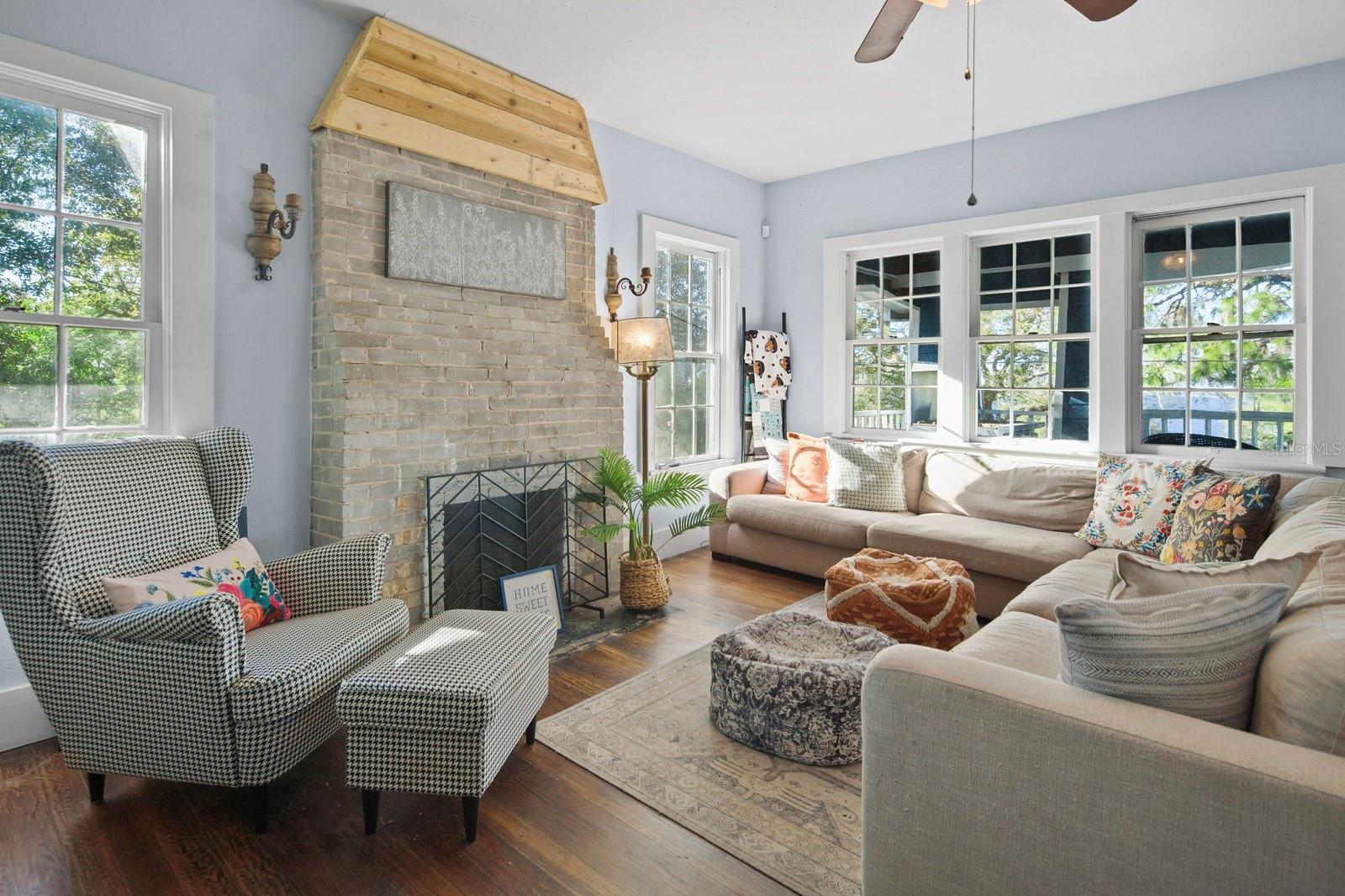 609 W Osceola St