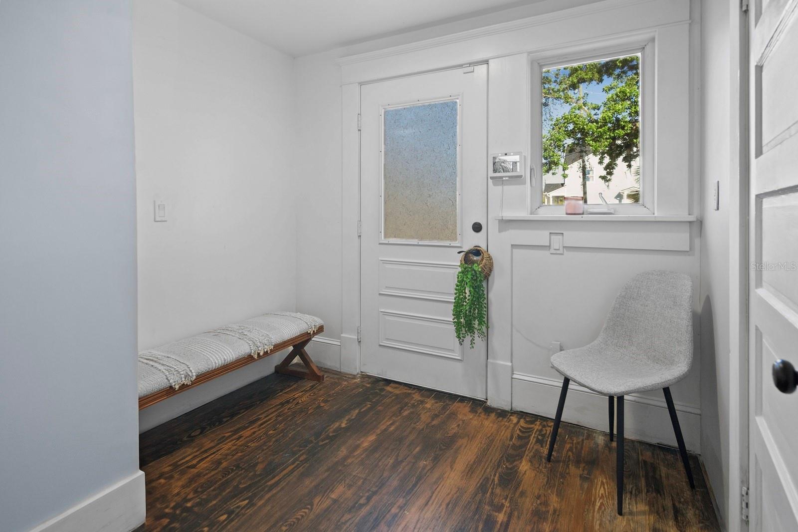 609 W Osceola St