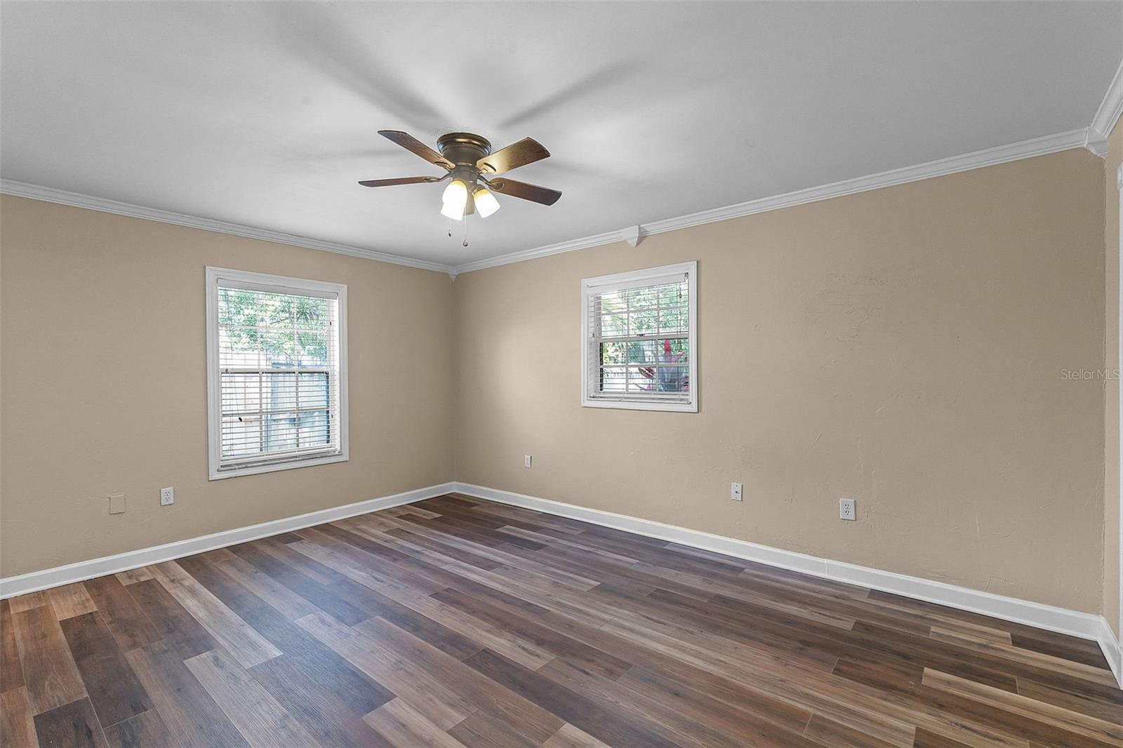 1013 Glensprings Ave