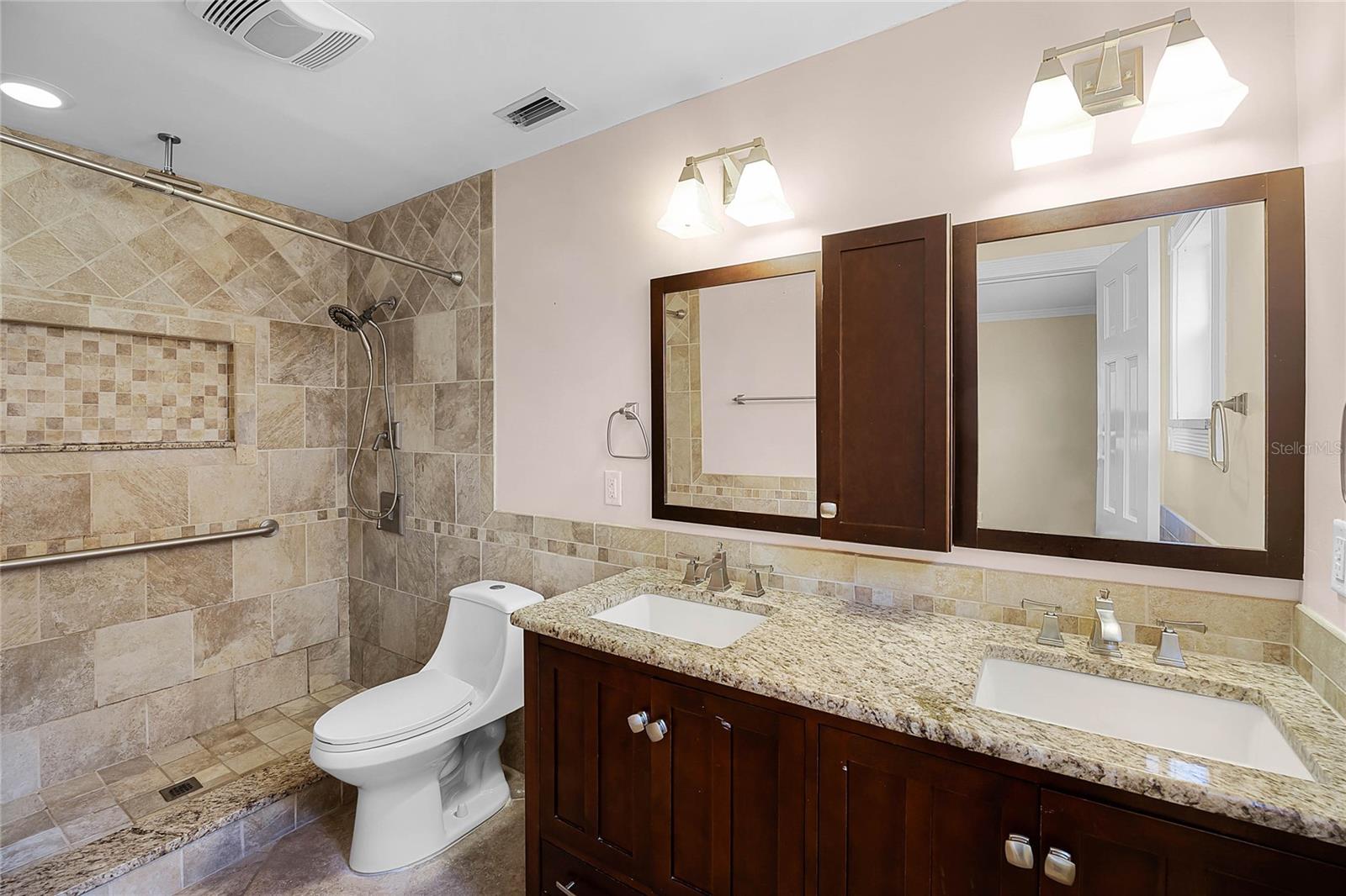 1013 Glensprings Ave