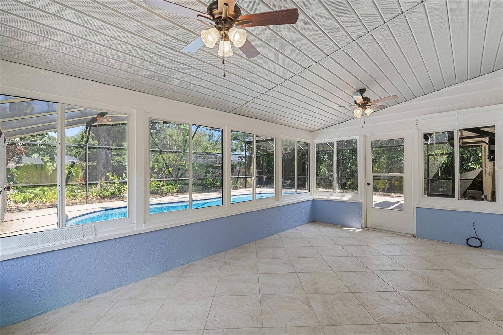 1013 Glensprings Ave