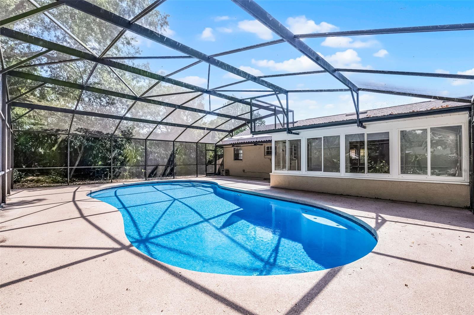 1013 Glensprings Ave