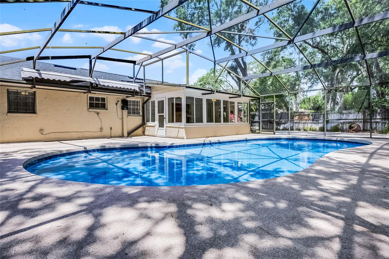 1013 Glensprings Ave